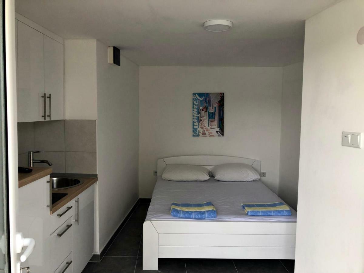Apartments Lukrecia 内乌姆 外观 照片