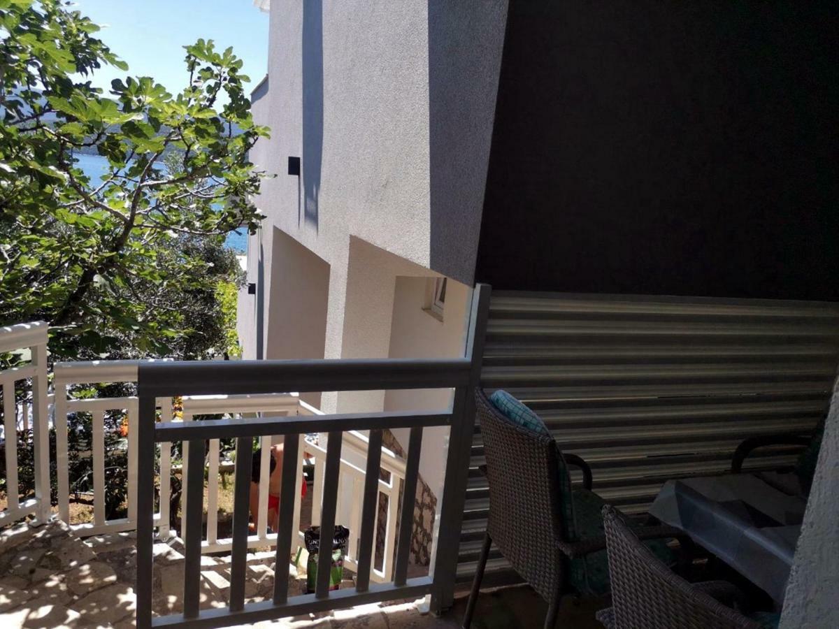 Apartments Lukrecia 内乌姆 外观 照片