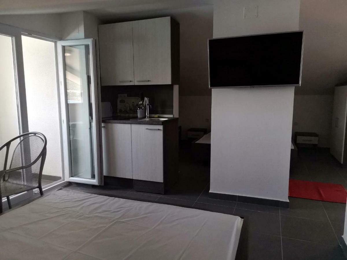 Apartments Lukrecia 内乌姆 外观 照片